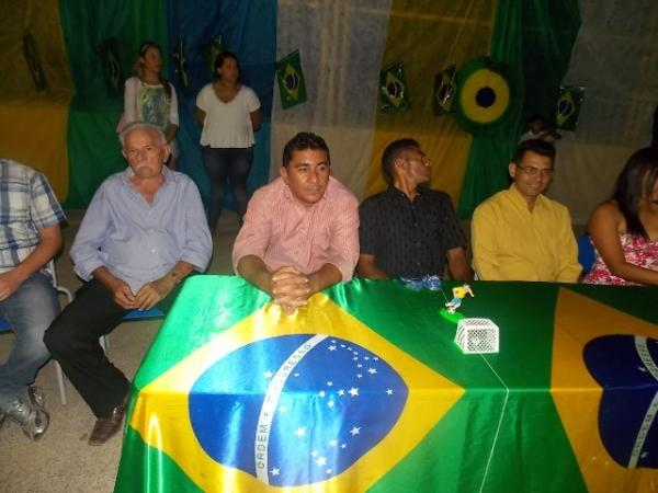 Aniversário da cidade : Noite da educação foi um espetáculo em Canavieira - Imagem 77