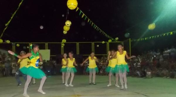 Aniversário da cidade : Noite da educação foi um espetáculo em Canavieira - Imagem 50