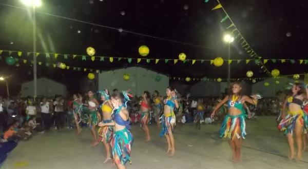 Aniversário da cidade : Noite da educação foi um espetáculo em Canavieira - Imagem 58