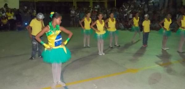 Aniversário da cidade : Noite da educação foi um espetáculo em Canavieira - Imagem 51