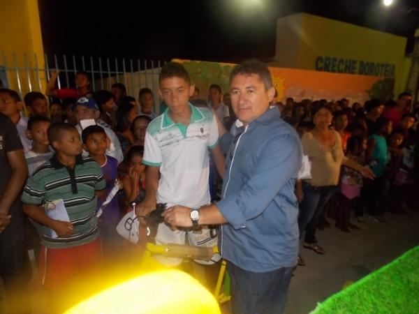 Canavieira comemora 22 anos com inaugurações, corte de bolo e muita festa.  - Imagem 13