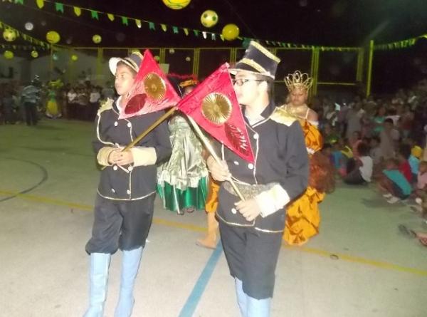 Aniversário da cidade : Noite da educação foi um espetáculo em Canavieira - Imagem 17