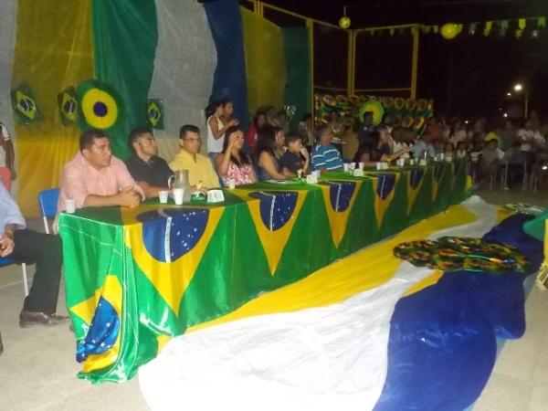 Aniversário da cidade : Noite da educação foi um espetáculo em Canavieira - Imagem 65