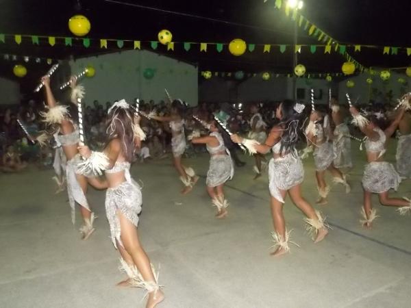 Aniversário da cidade : Noite da educação foi um espetáculo em Canavieira - Imagem 60