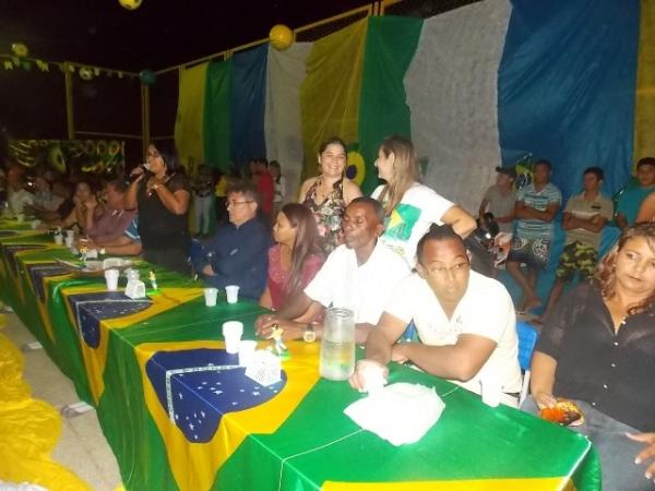 Aniversário da cidade : Noite da educação foi um espetáculo em Canavieira - Imagem 1