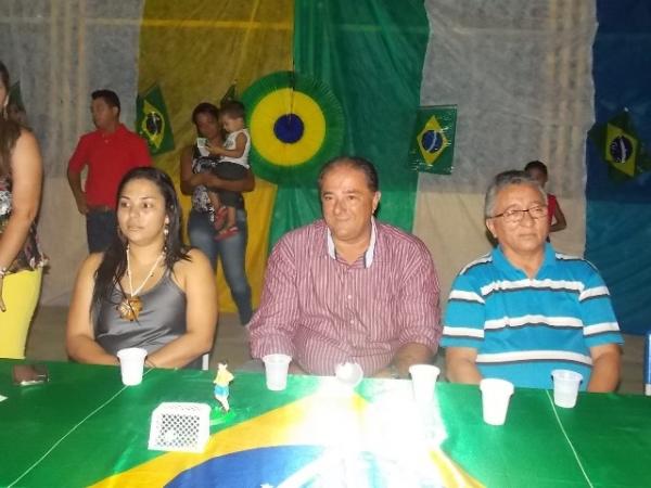 Aniversário da cidade : Noite da educação foi um espetáculo em Canavieira - Imagem 37