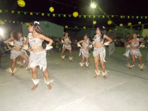 Aniversário da cidade : Noite da educação foi um espetáculo em Canavieira - Imagem 61