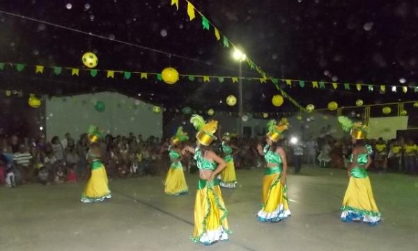 Aniversário da cidade : Noite da educação foi um espetáculo em Canavieira - Imagem 14