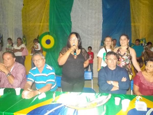 Aniversário da cidade : Noite da educação foi um espetáculo em Canavieira - Imagem 3