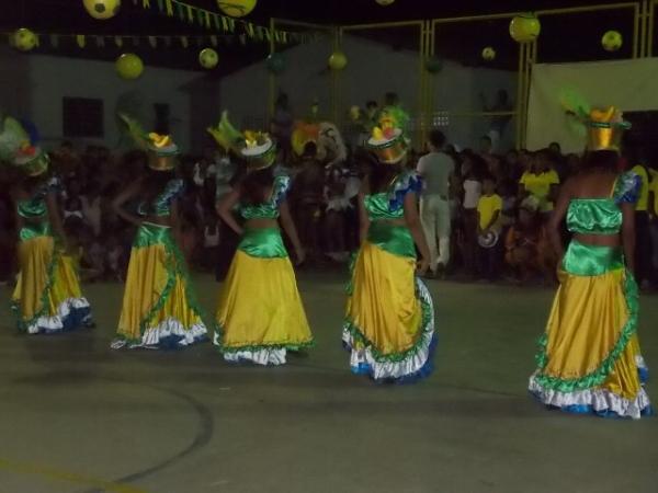 Aniversário da cidade : Noite da educação foi um espetáculo em Canavieira - Imagem 16