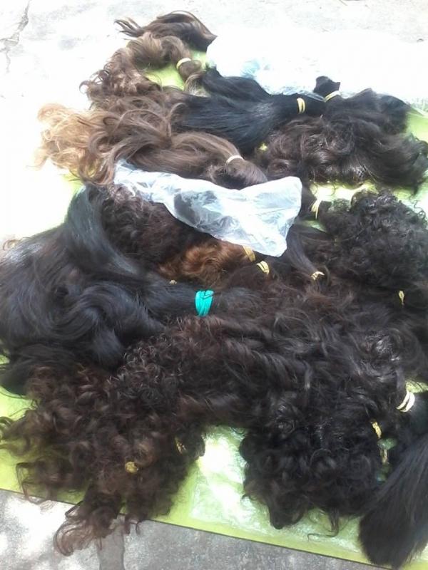 Barrenses cortam cabelo para demonstrar solidariedade - Imagem 7