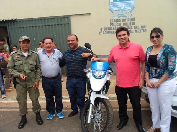 Polícia Militar ganha uma nova viatura do tipo pick-up e uma moto - Imagem 8