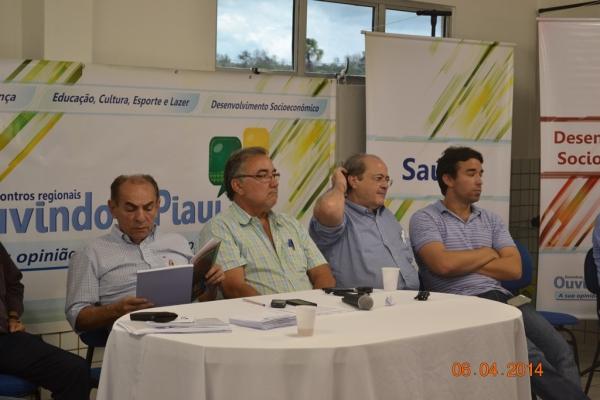 Prefeito Zé Resende e vice Professor Dominguinhos participam do Encontro Ouvindo o Piauí. - Imagem 13