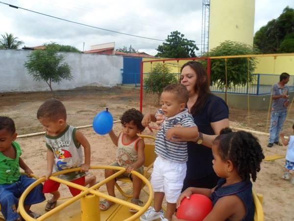 Prefeito Walfredo Filho participa do Primeiro dia de aula na Creche Pro - Infância - Imagem 10