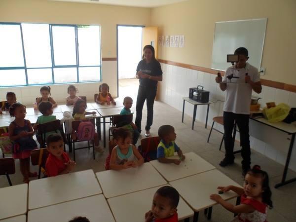 Prefeito Walfredo Filho participa do Primeiro dia de aula na Creche Pro - Infância - Imagem 11