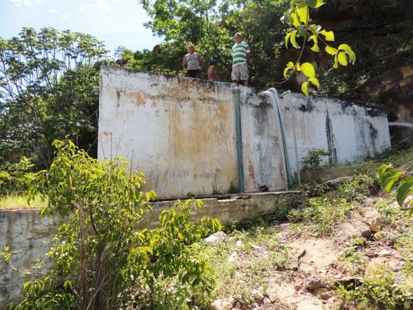 Prefeitura conclui ainda terça feira serviço de reforma da caixa d“água - Imagem 1