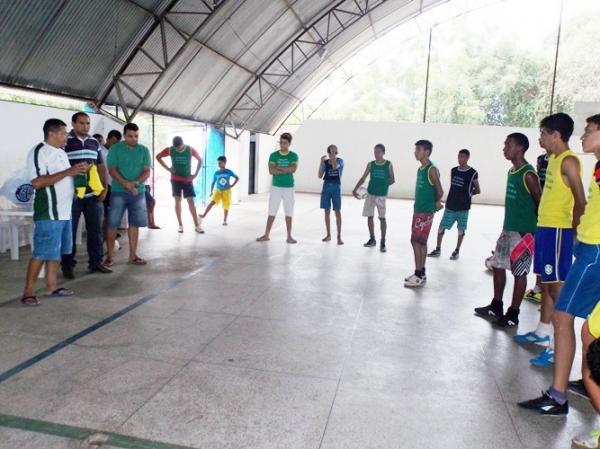 Prefeitura de Batalha realizou entrega de material esportivo para escolinha do Clube Figueirinhaâ€ - Imagem 15