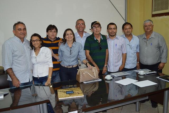 Prefeitos da região norte se reúnem em Buriti dos Lopes para discutir construção de casas