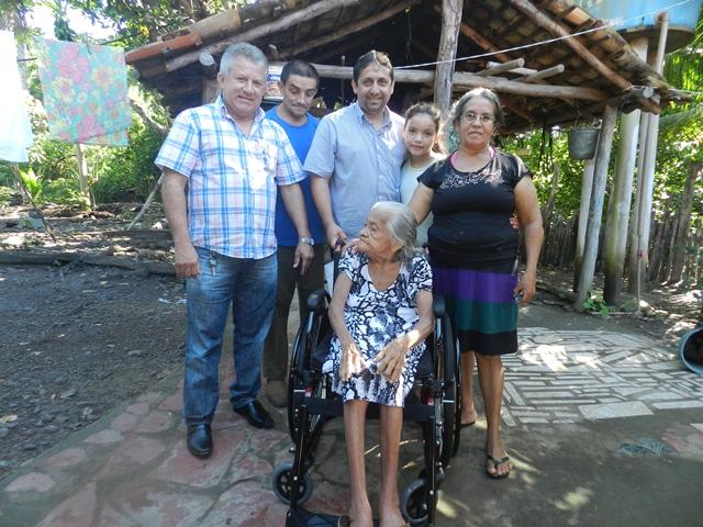 SEMID contempla mais pessoas com Cadeiras de Rodas