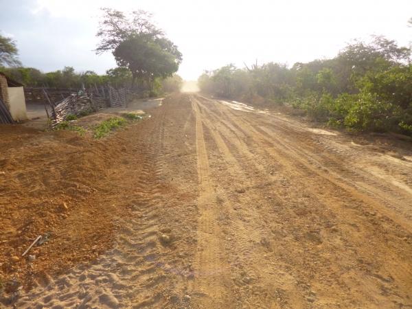 Prefeitura recupera estradas vicinais com máquinas do PAC 2 - Imagem 1