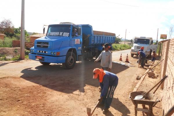 A Prefeita claudia lobo Junto ao Governo do Estado Faz Recuperação da PI que liga Currais a Bom Jesus - Imagem 11