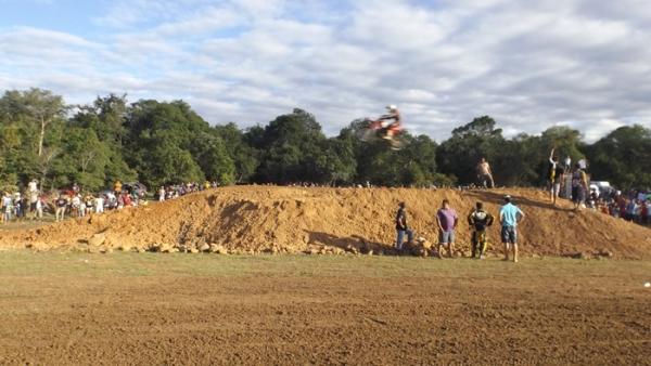 5º Lama Cross e Sirano e Sirino atraem multidão em festa do trabalhador  - Imagem 20