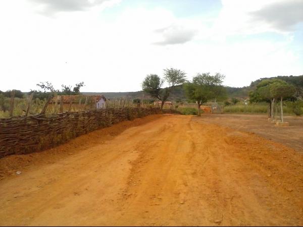 Prefeitura Municipal de Itainópolis consertada as estradas de Tombador  - Imagem 6