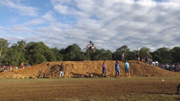 5º Lama Cross e Sirano e Sirino atraem multidão em festa do trabalhador  - Imagem 21