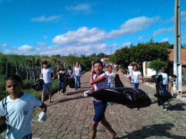 Secretaria Municipal de Saúde de São Félix-PI realizou mutirão de conscientização contra a dengue - Imagem 11