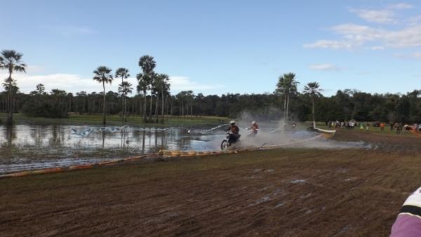 5º Lama Cross e Sirano e Sirino atraem multidão em festa do trabalhador  - Imagem 36