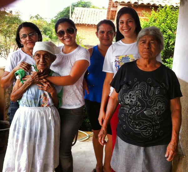 Idosos e acamados recebem atenção especial de vacinadores e Agentes de Saúde