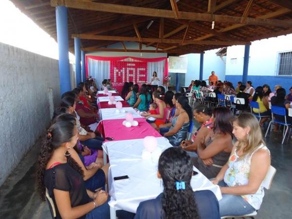 Escola Municipal Santa Catarina realizou Homenagem as Mães - Imagem 61