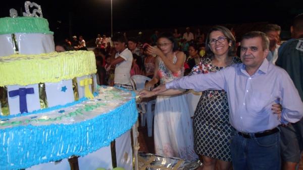 Bolo Comemorativo de 52 Anos - Imagem 8