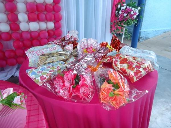 Escola Municipal Santa Catarina realizou Homenagem as Mães - Imagem 72