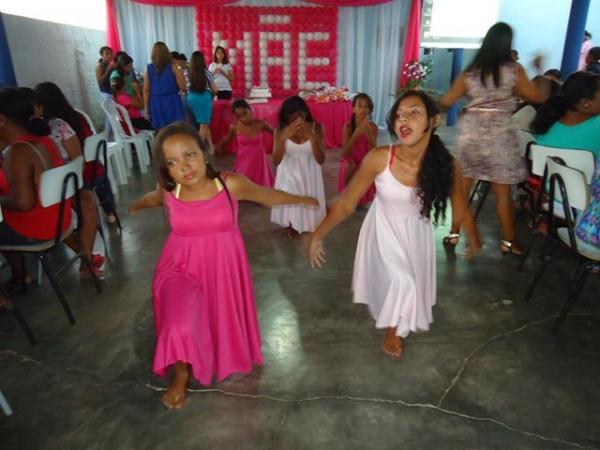 Escola Municipal Santa Catarina realizou Homenagem as Mães - Imagem 25
