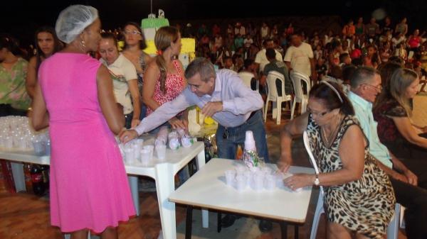 Bolo Comemorativo de 52 Anos - Imagem 20