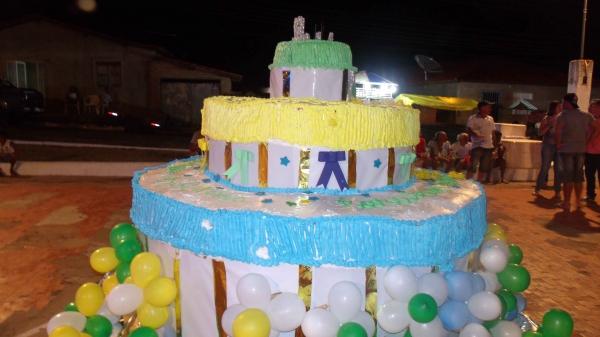 Bolo Comemorativo de 52 Anos - Imagem 3