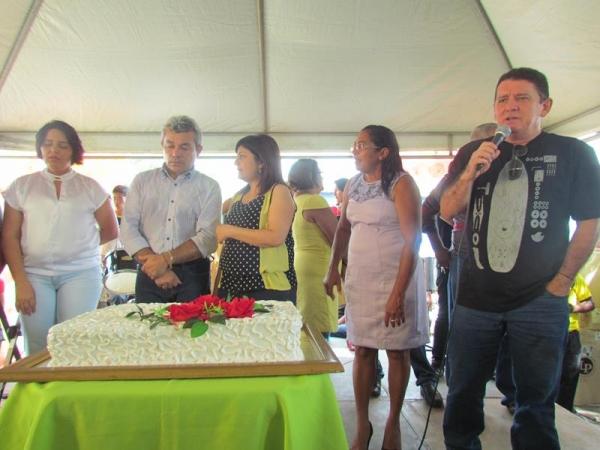 Prefeito Edílson Capote e primeira-dama Edneida Fortes realizaram festa para Mães - Imagem 37