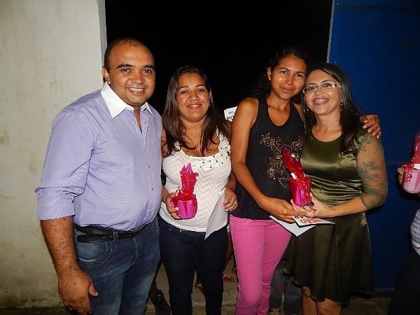 Prefeito e primeira dama recepcionam Mães para a festa - Imagem 7