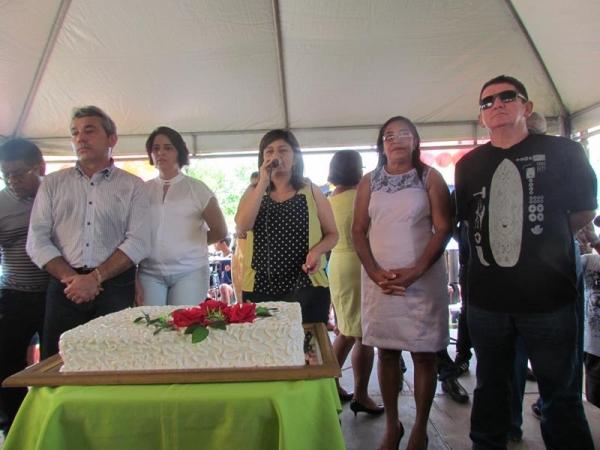 Prefeito Edílson Capote e primeira-dama Edneida Fortes realizaram festa para Mães - Imagem 38