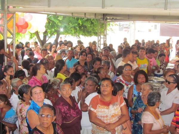 Prefeito Edílson Capote e primeira-dama Edneida Fortes realizaram festa para Mães - Imagem 34