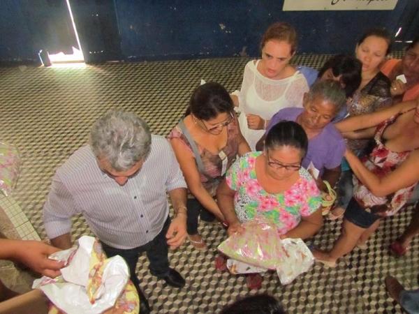 Prefeito Edílson Capote e primeira-dama Edneida Fortes realizaram festa para Mães - Imagem 12