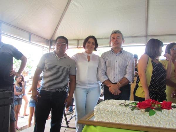 Prefeito Edílson Capote e primeira-dama Edneida Fortes realizaram festa para Mães - Imagem 35