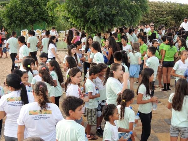 Programa Saúde na Escola - PSE realiza caminhada com alunos - Imagem 4