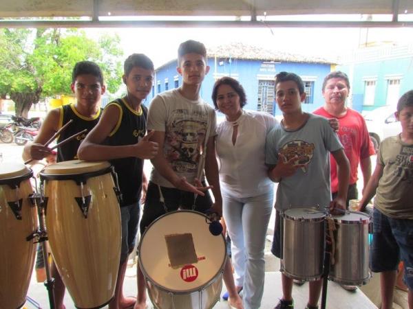 Prefeito Edílson Capote e primeira-dama Edneida Fortes realizaram festa para Mães - Imagem 2