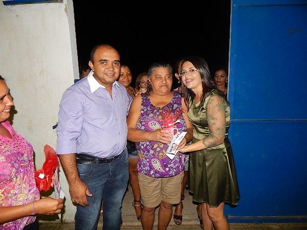 Prefeito e primeira dama recepcionam Mães para a festa - Imagem 1