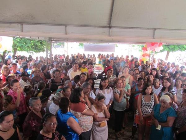 Prefeito Edílson Capote e primeira-dama Edneida Fortes realizaram festa para Mães - Imagem 41