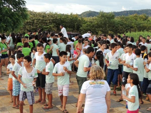Programa Saúde na Escola - PSE realiza caminhada com alunos - Imagem 2