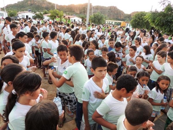 Programa Saúde na Escola - PSE realiza caminhada com alunos - Imagem 11