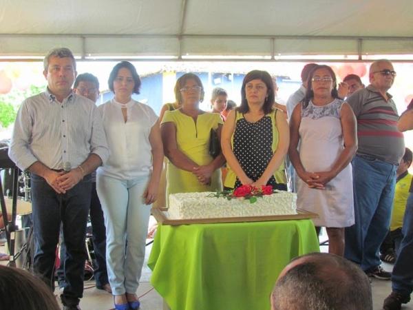Prefeito Edílson Capote e primeira-dama Edneida Fortes realizaram festa para Mães - Imagem 45